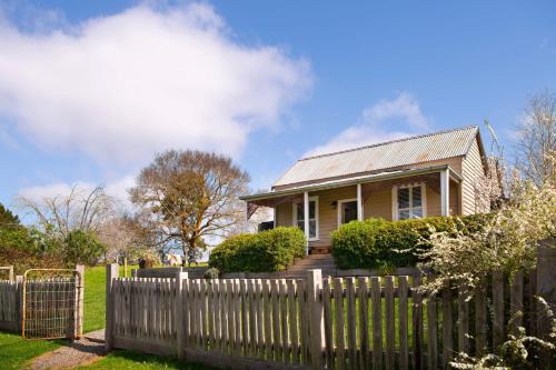 Daylesford Maison | Table Hill Cottage - dog friendly retreat