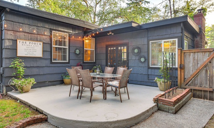 Tillicum Maison | Tacoma Retreat w/ Fire Pit - Walk to Lake Access!
