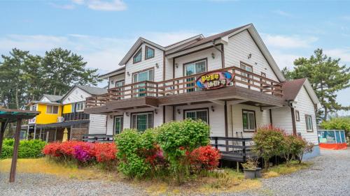 Mongdae Maison | Taean Mongsanpo and the Sea Pension