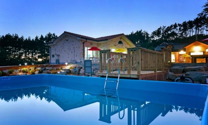 Nam Maison | Taean Mongsanpo Solmorae Pension