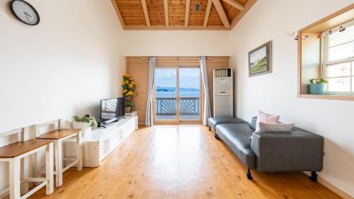 Nam Maison | Taean Tteulapbada Pension