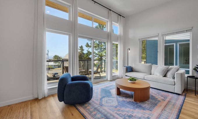 Lincoln City Copropriété | Taft District New Build 2-bedroom condo in delightful Lincoln City with WiFi, AC