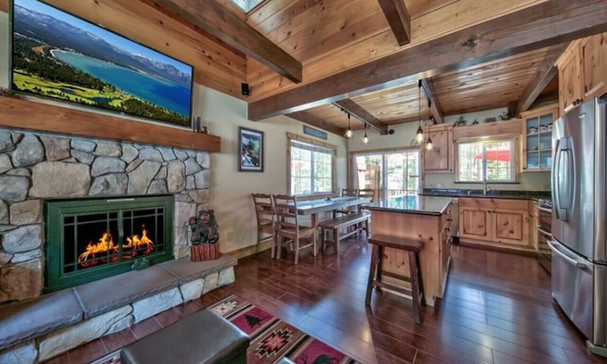 Country Club Estates Cabine | Tahoe Townie - Cozy Cabin in South Lake Tahoe!
