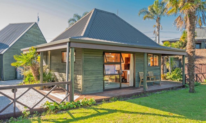 Tairua Maison | Tairua Waterfront Villa 6 - Tairua Holiday Studio Unit