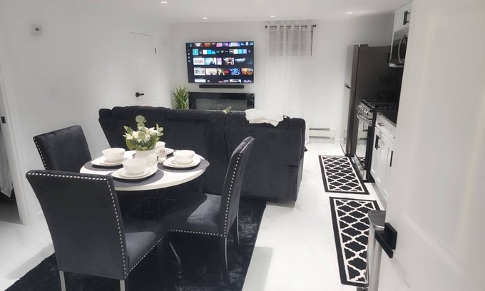 Baldwin Harbor Appartement | Take it easy at this unique and tranquil getaway. Free Wifi, Free street Parking