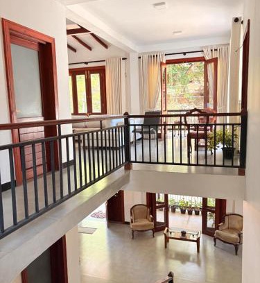 Handessa Maison | Taku Home Stay