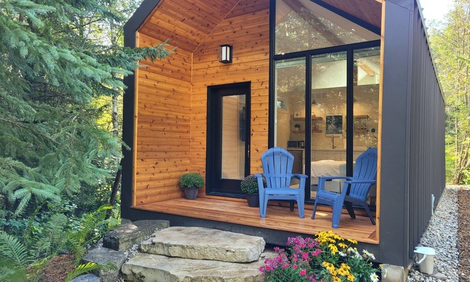 Amaranth Cabine | Tamarack Trails - Wilderness Cabin
