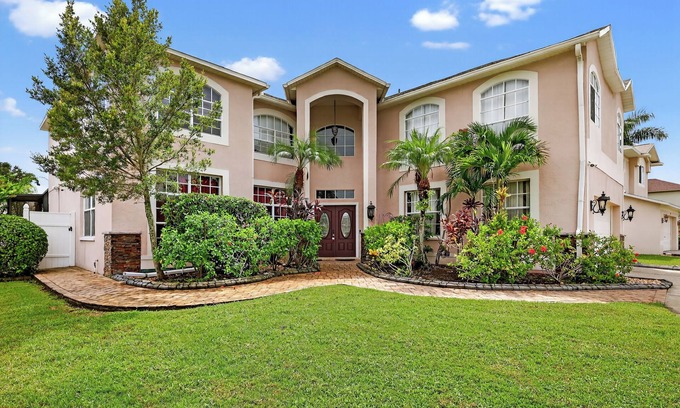 Brandon Maison | Tampa Luxury Estate: Pool, Theater, Fire Pit & Game Room- Sleeps 14+ in Brandon