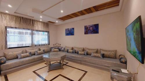 Oulad Khallouf Appartement | Tanger Apt Near Train & Mall