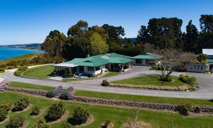 Tangoio Maison | Tango10 Accommodation