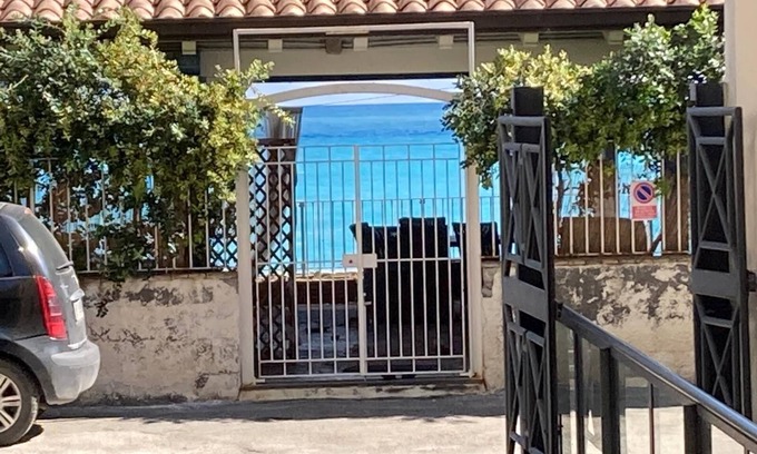 Villagonia Appartement | Taormina Sea View Apartment - TOP location and view