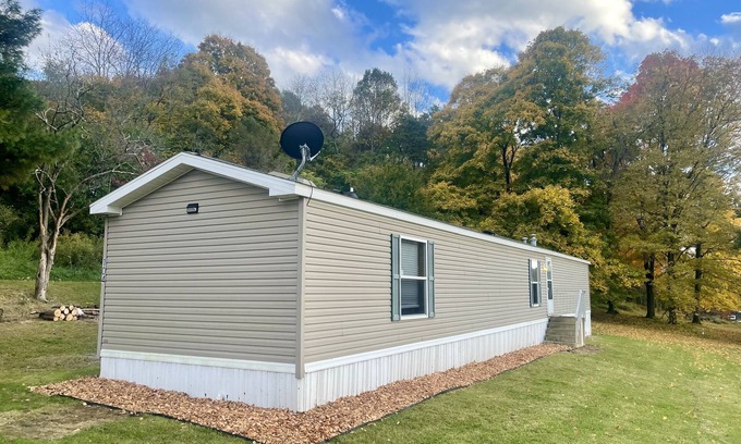 Deersville Maison | Tappan Lake camping home Rocky Road Retreats