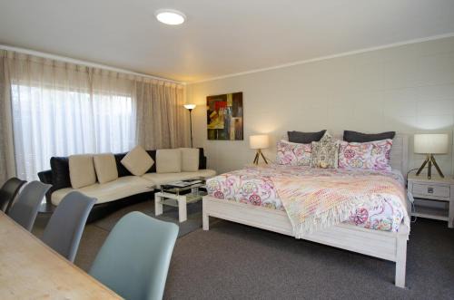 Kawerau Maison | Tarawera River Lodge Motel