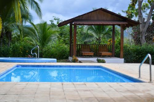 Tarcoles Chalet De Ski | Tarcoles Birding Lodge
