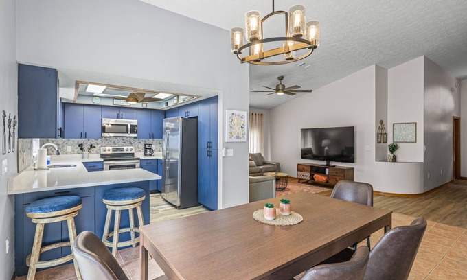 Tarpon Springs Maison | Tarpon Fun'n the Sun Beach Getaway with your own Private Pool