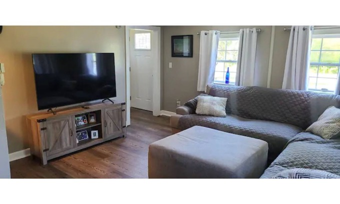 Ballston Spa Maison | Taste of Country not far from Saratoga Springs Race Track