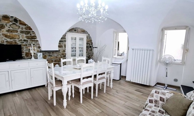 Terzorio Appartement | Style provençal vient d'être rénové à la mer! Wi-Fi