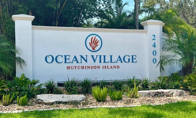 Fort Pierce Copropriété | Bon goût et accueillant une chambre / une salle de bains Ocean Village Condo!