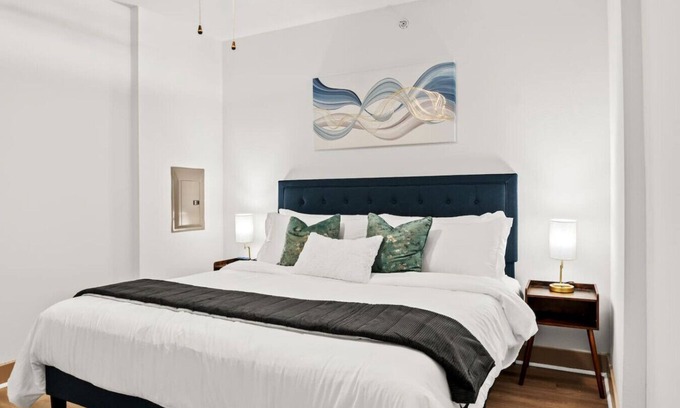 Deep Ellum Appartement | Tasteful Apt in Central Dallas with Parking and Pool