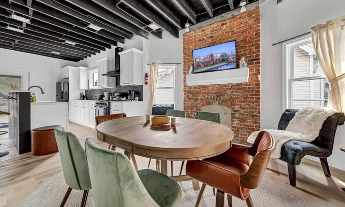 Lakeview Maison | Tasteful Full Home Dtown Buffalo