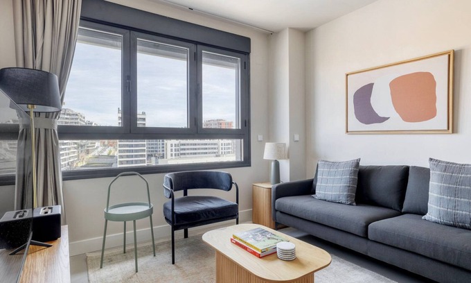 Imperial Appartement | Tasteful Imperial 1BR w/ Gym, Pool & Doorman, near Parks, by Blueground