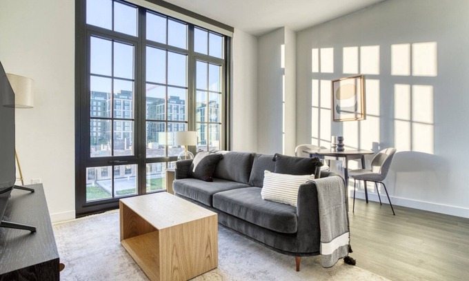 Gallaudet Appartement | Tasteful Union Market 1BR w/ Gym & W/D, steps to Metro, by Blueground