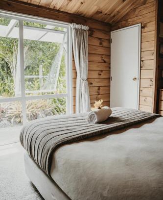 Hahei Cabine | Tatahi Lodge Beach Resort