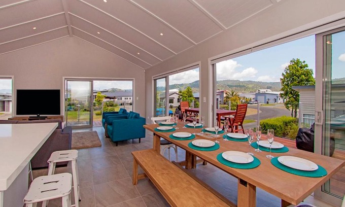Whitianga Maison | Tattletails Rest - Whitianga Holiday House