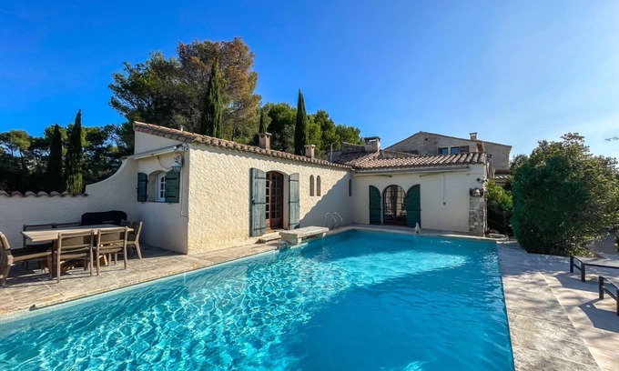 Les Baux-de-Provence Villa | Taureau - Trois Chambres Villa, Couchages 6