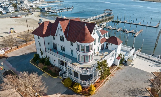 Somers Point Appartement | TAVERN ON THE BAY HOTEL - Al Capone Suite