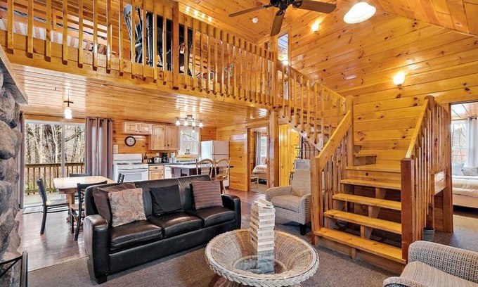 Weirs Beach Maison | Taylor House