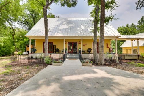 Taylor Maison | Taylor Vacation Rental with Patio and Creek Access!