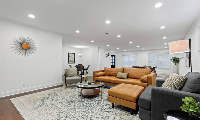 Northeast Dallas Maison | TCH - 3BR/2BA Home in Dallas - TH