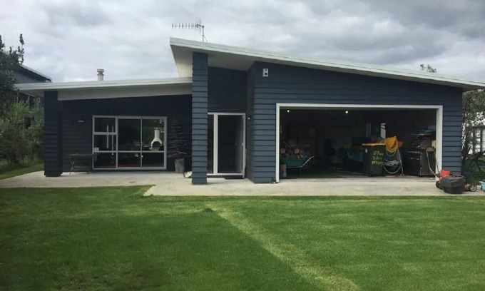 Te Horo Beach Maison | Te Horo - Large House Close to Beach and Amenities