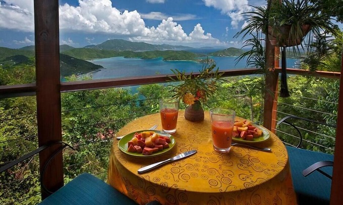 Estate Calabash Boom Cottage | Le plus romantique de St John Location de chalets pour couples nichés dans les arbres