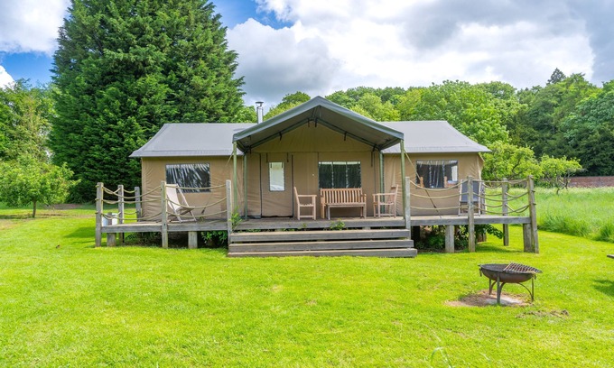 Exton Cabine | Teal at Exton park, Rutland