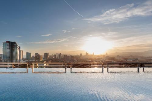 Sant Adria de Besos Hôtel | Tembo Barcelona