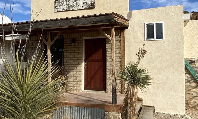 Study Butte-Terlingua Cabine | Ten Bits Ranch - Room #13 Jail