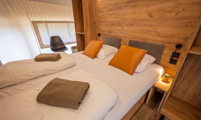 Zutendaal Maison | Tienda lodge con baño, Maastricht a 16 km.