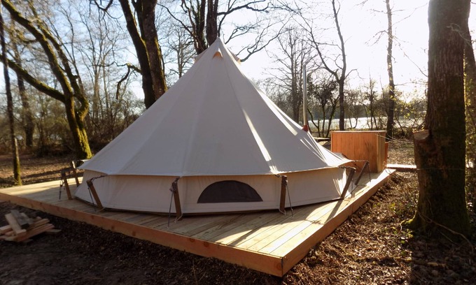 Salles-en-Toulon Location De VR | Tente luxe vue Etang jacuzzi privatif Copa cabanes 2