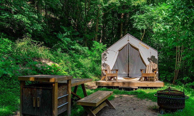 Ansted Location De VR | Tentrr State Park Site - WV Hawk's Nest State Park - Site H - Single Camp