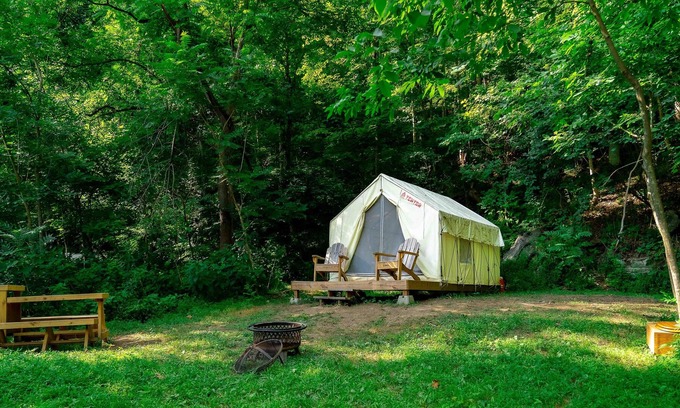 Ansted Location De VR | Tentrr State Park Site - WV Hawk's Nest State Park - Site B - Single Camp