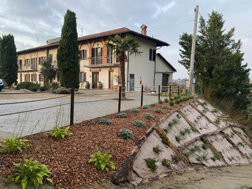 San Damiano dʼAsti Maison | Tenuta Agricola La Cava- Cantina e Agriturismo