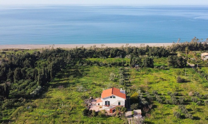 Caronia Maison | Tenuta Piana 1: with direct access to the sea