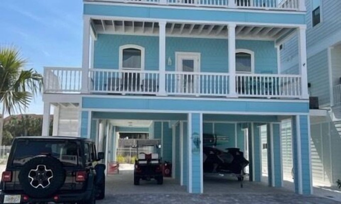 Navarre Beach Maison | “Tequila Sunrise” Luxury Home, Elevator, Pool, Free Golf Cart