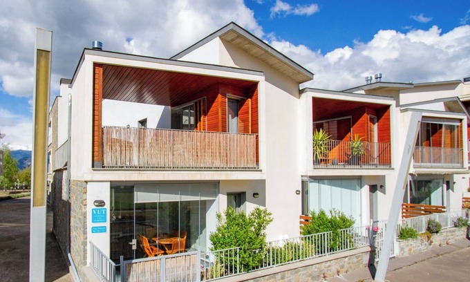 Abena Chalet De Ski | Terraced house in the National Park of Ordesa. Urb Las Margas Golf