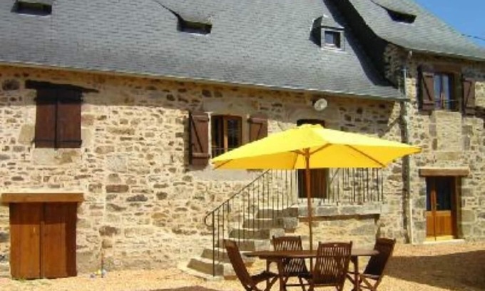 Terrasson-la-Villedieu Cottage | Gite avec cheminée/chambres climatisées/cour et jardin clôturés/animaux acceptés