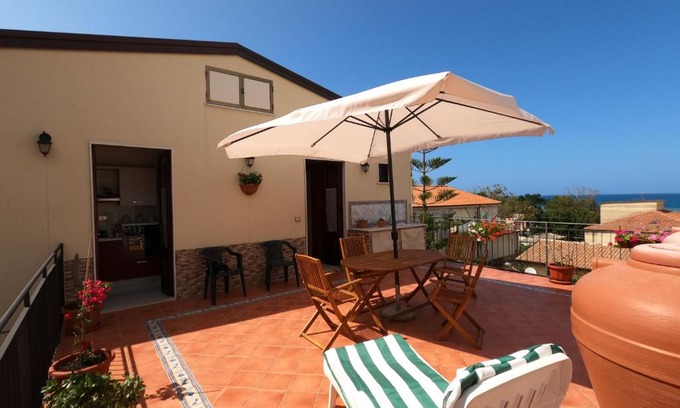 Marina di Caronia Maison | Terrazza Lungomare