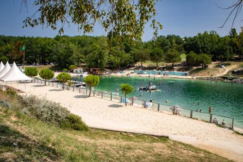 Monclar-de-Quercy Station Balnéaire | Terres de France - Les Hameaux des Lacs