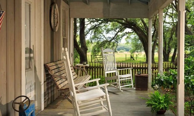 Cat Spring Maison | Texas Farm House getaway on BlissWood Ranch with Optional Activities & Safari!